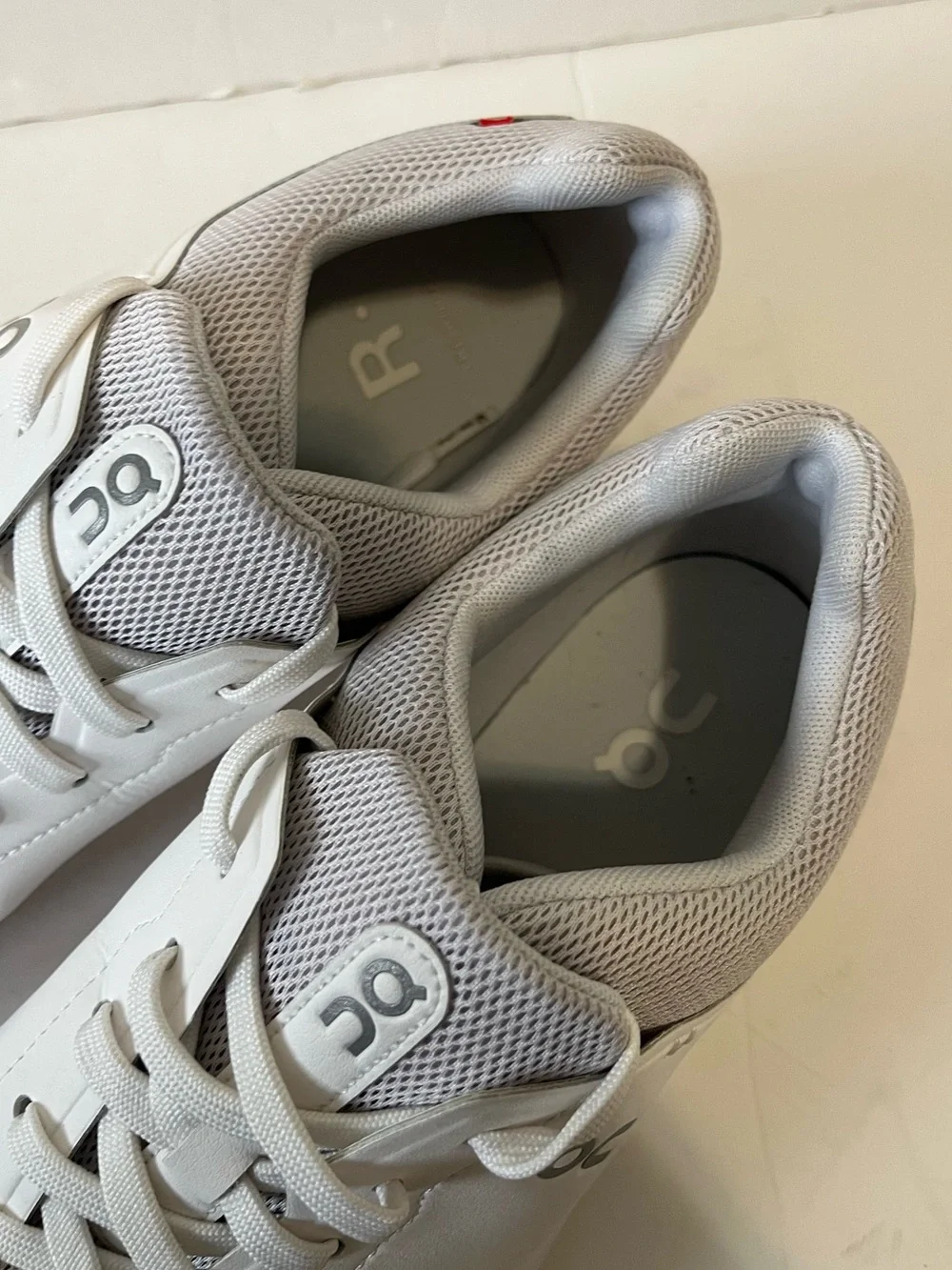 On Running THE ROGER Advantage White Low-Top casual tennis Sneakers Men Size 12